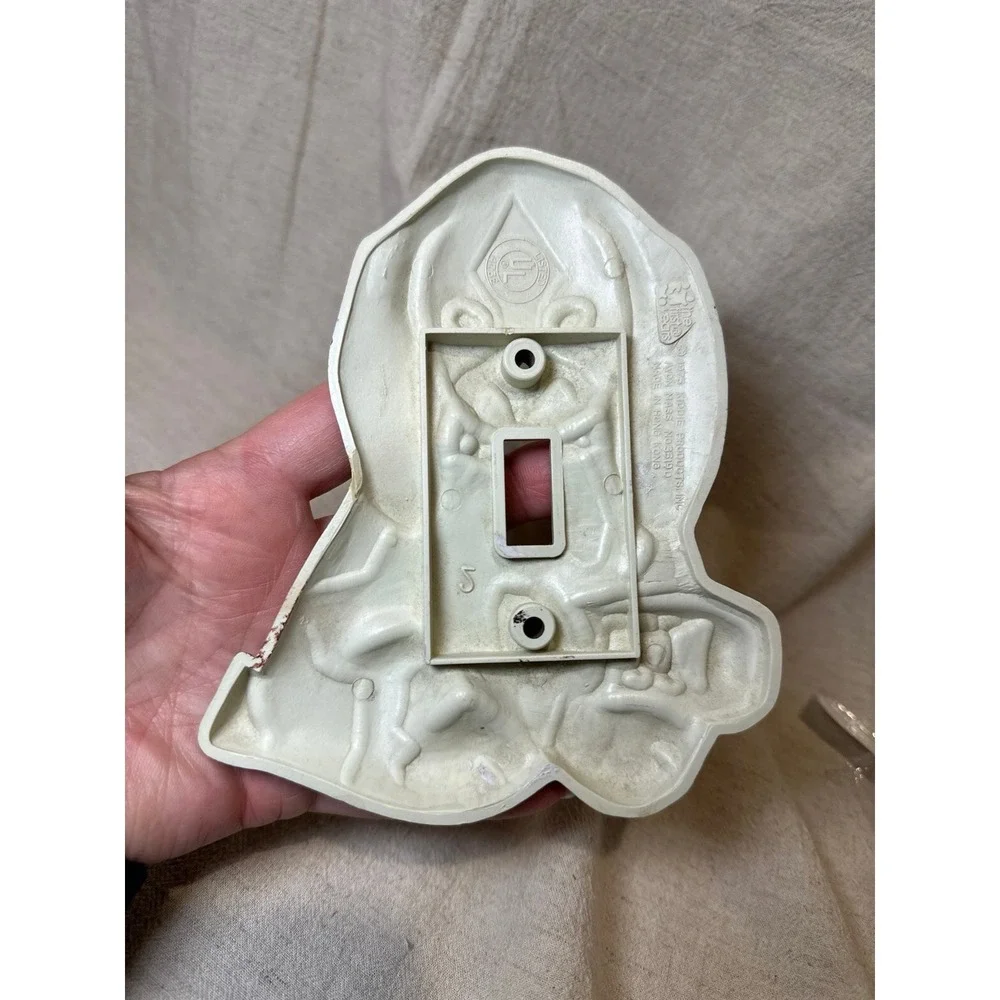Vintage 1975 Puppy Light Switch Plate by The First Years